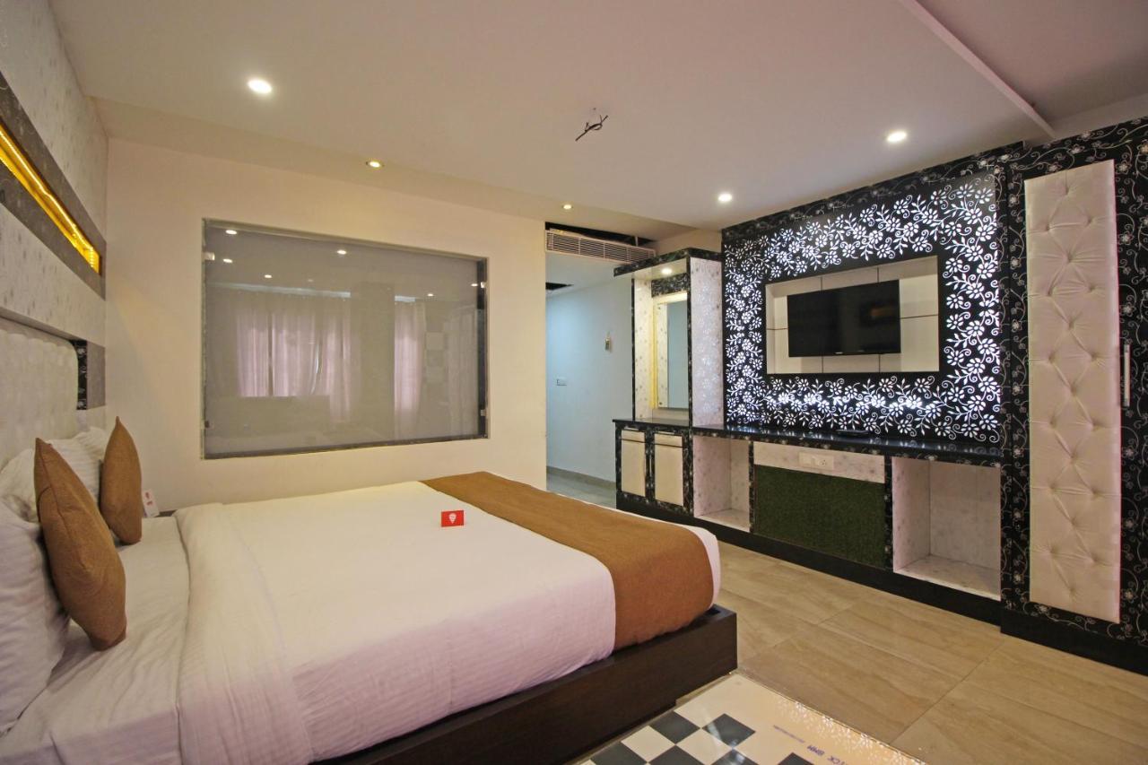 Oyo 4964 Golden Oyster Suites Dehradun Eksteriør bilde